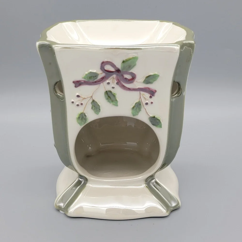 Yankee Candle Holly Berry Tealight Wax‎ Melt Warmer Ceramic Holiday Christmas